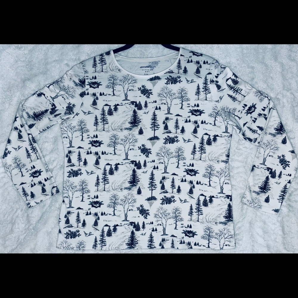 Croft & Barrow long sleeve white & black v-neck